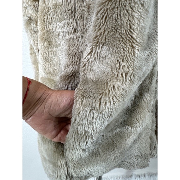 Coldwater Creek Faux Fur Zip Up Vest - Picture 3 of 9